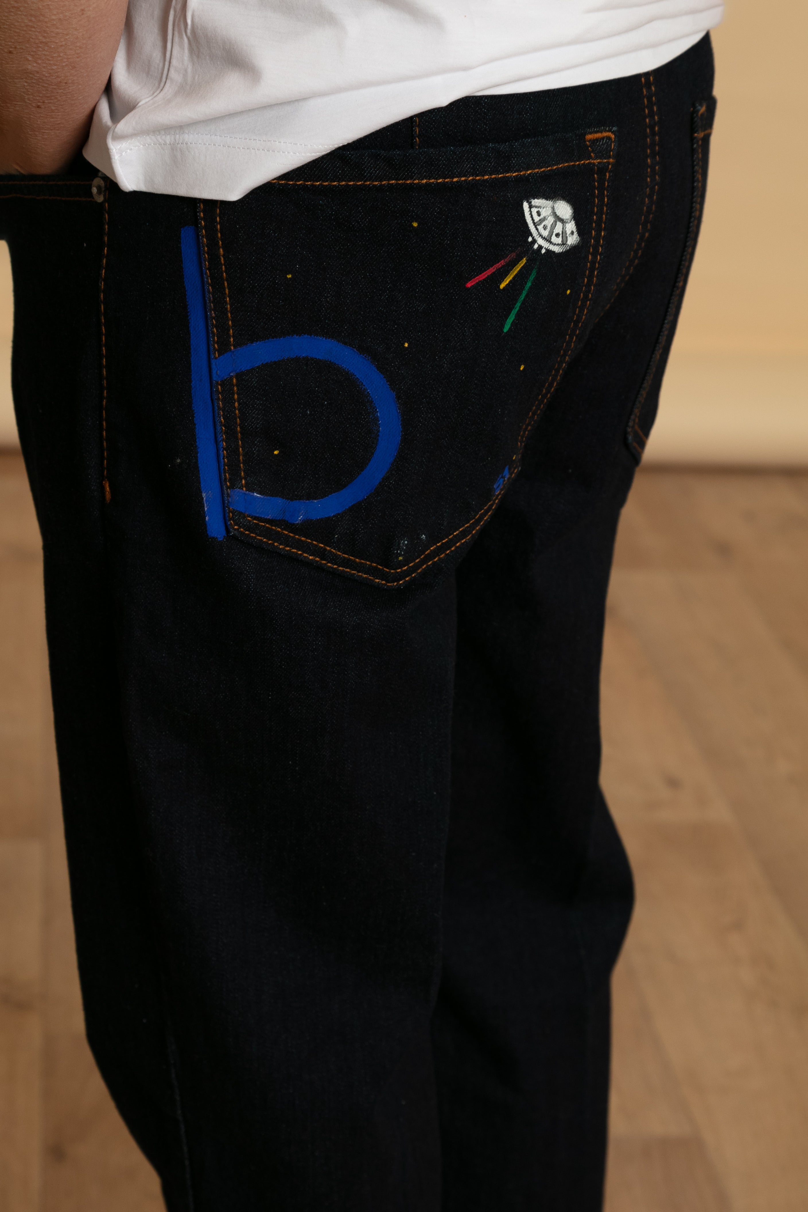 Jeans Lavaggio 0, dipinto a mano
