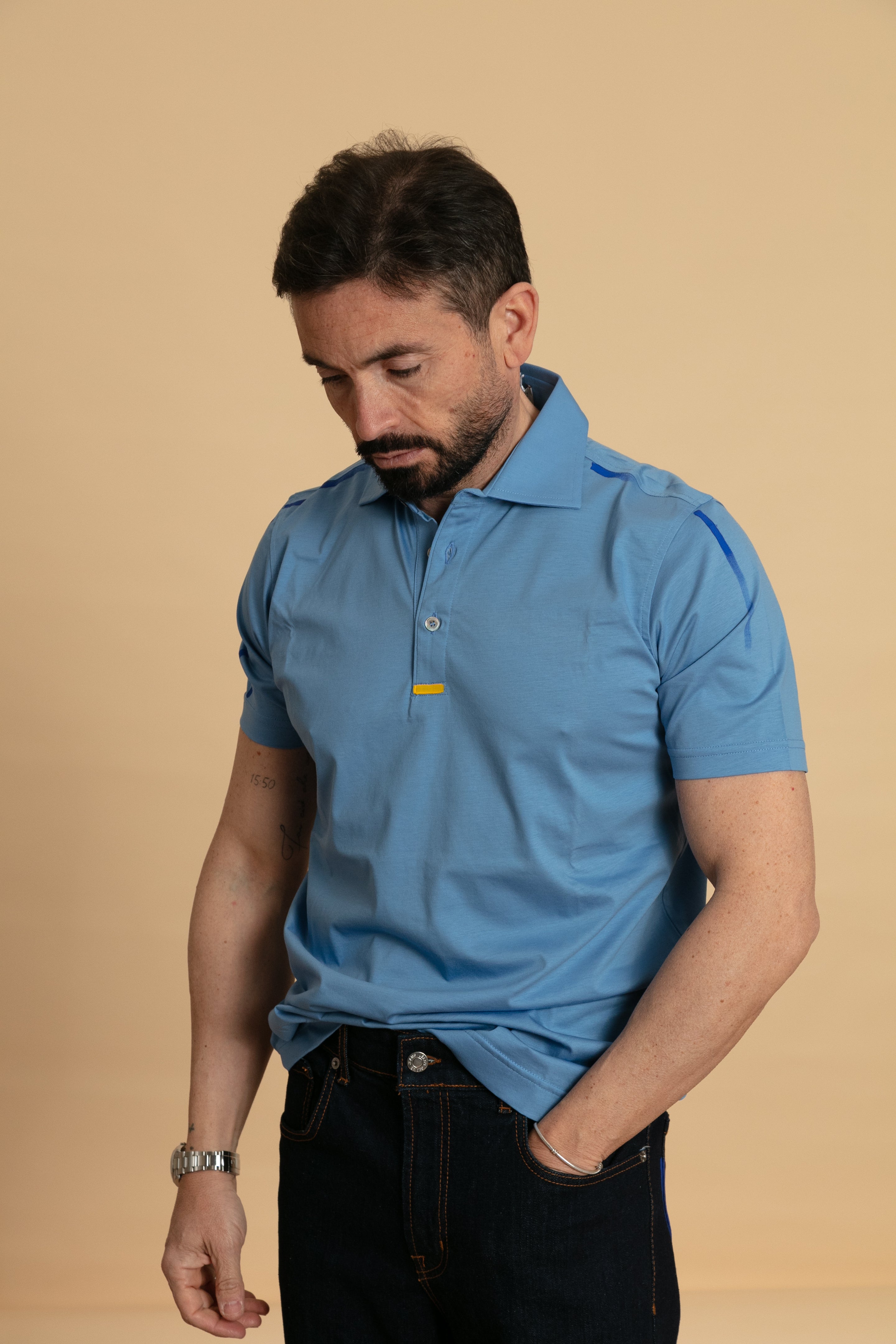 T-shirt azzurra