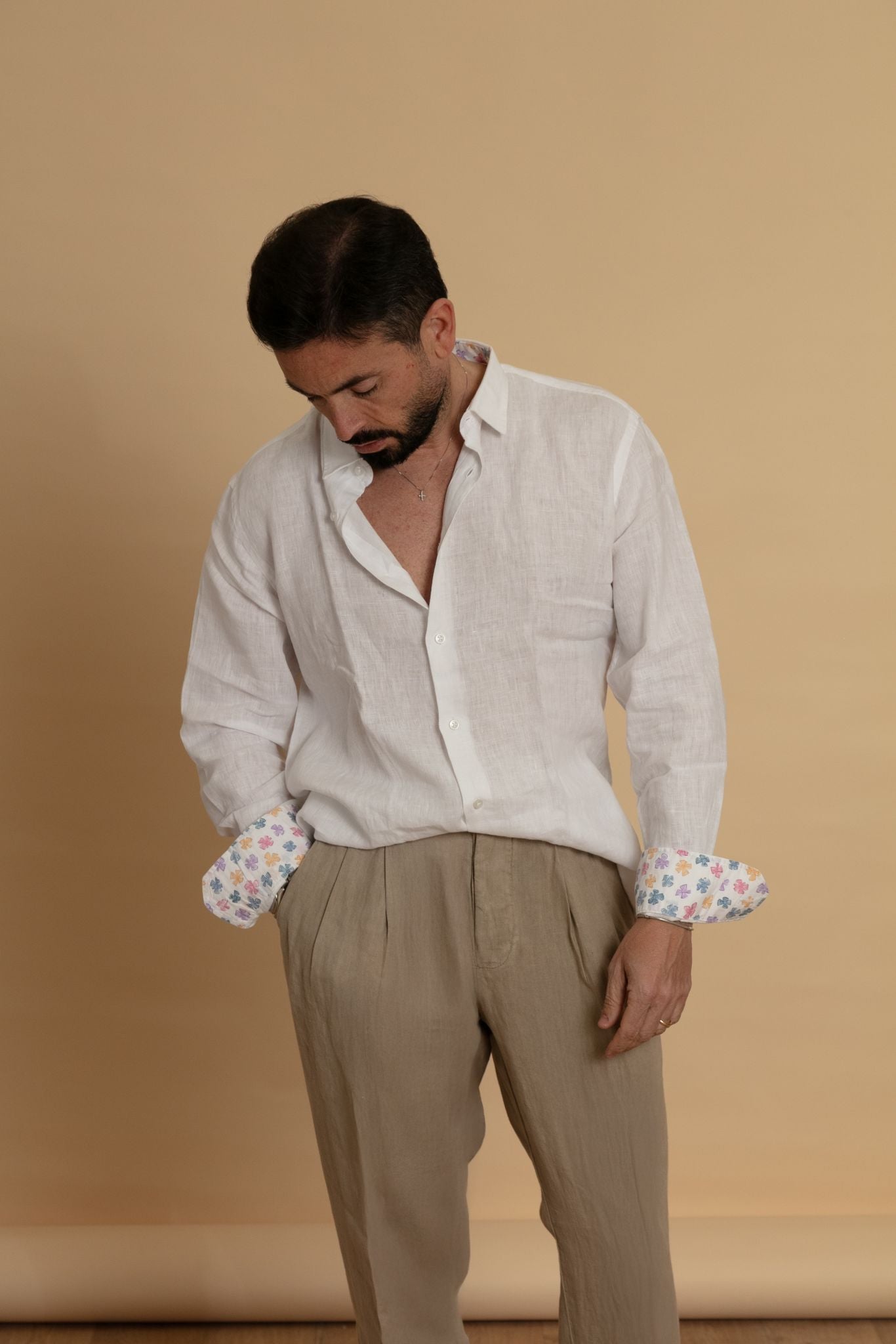 Pantalone doppio petto pence lino fango